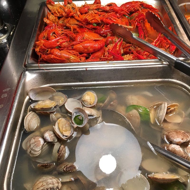 Kentucky's Most Talked-About Buffet Is So Good, People Drive Hours To Eat Here - Decor Hint Buffet Stations - Seafood & Sushi Bar