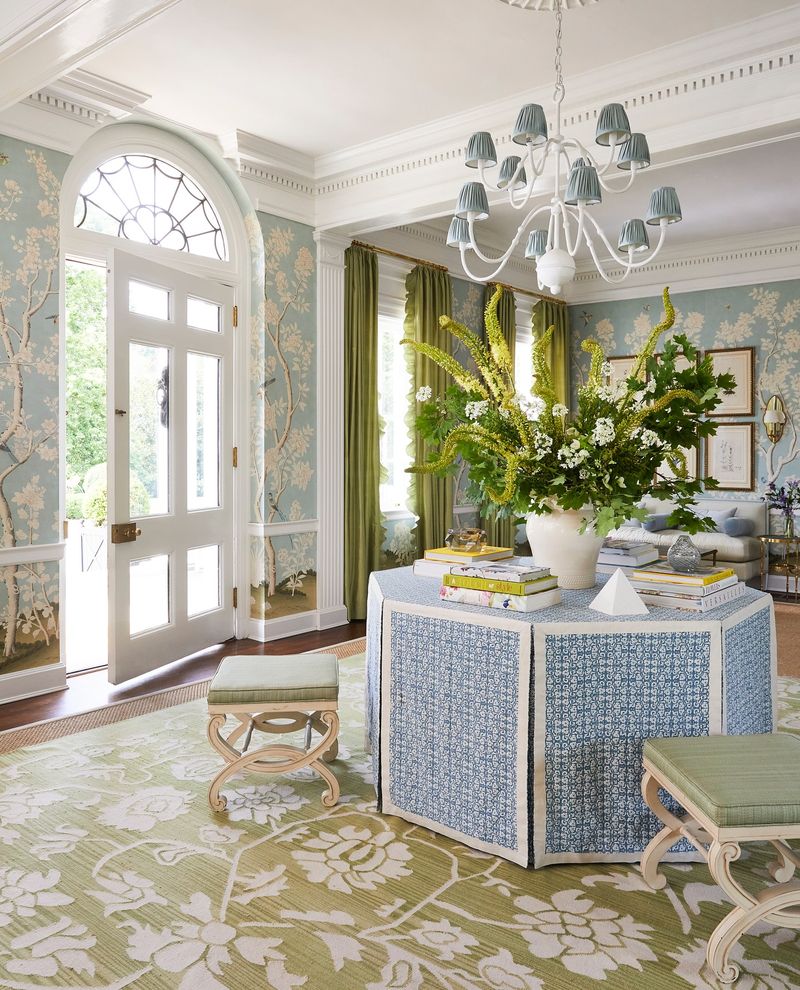 19 South Carolina House Designs New Homeowners Just Aren't Choosing Anymore - Decor Hint Ornate Crown Molding