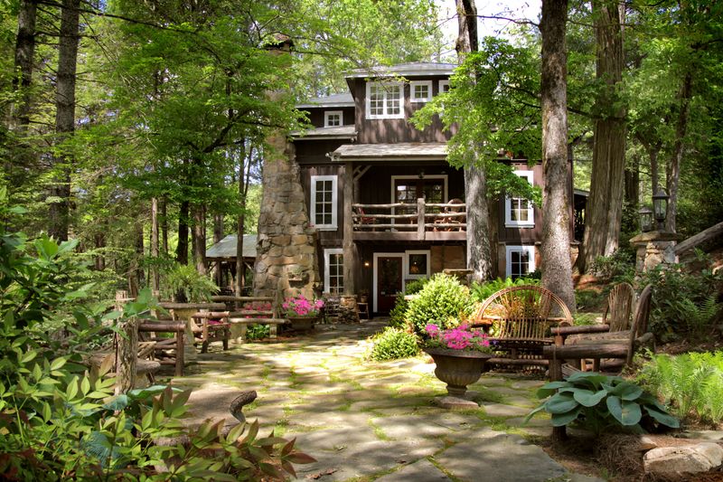 Enjoy These Georgia Restaurants Nestled By Scenic Lakes - Decor Hint Lake Rabun Hotel Restaurant, Lake Rabun