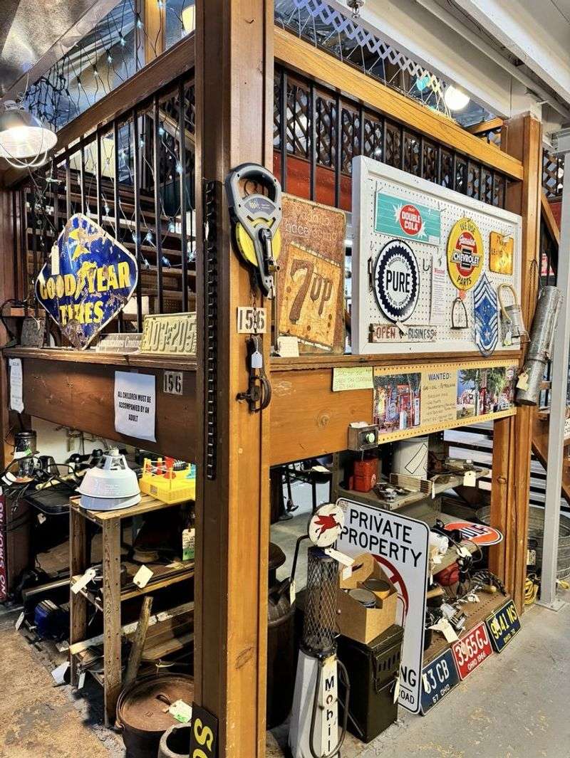 Arizona’s Must-Visit Vintage Shops That Are Worth The Detour - Decor Hint 22nd Street Antique Mall, Tucson