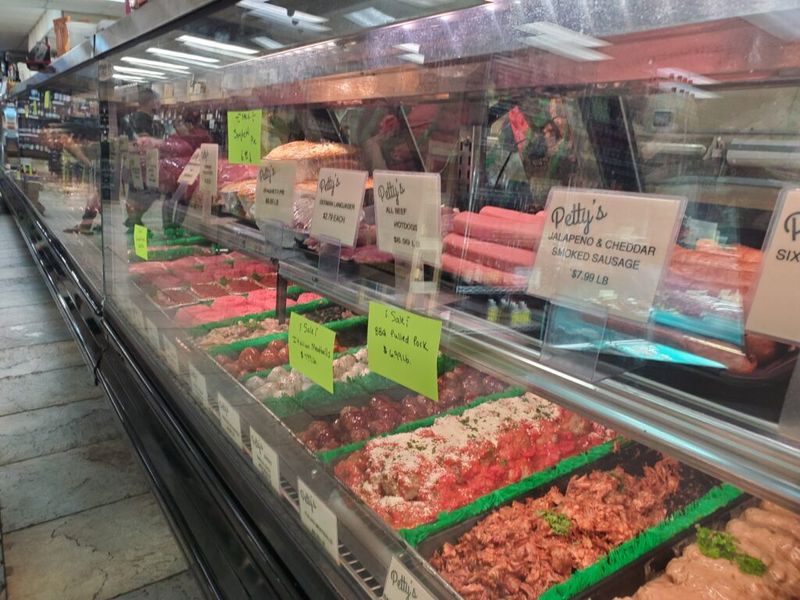 10 Florida Markets That Take Pride In Quality Cuts - Decor Hint Petty's Meat Market