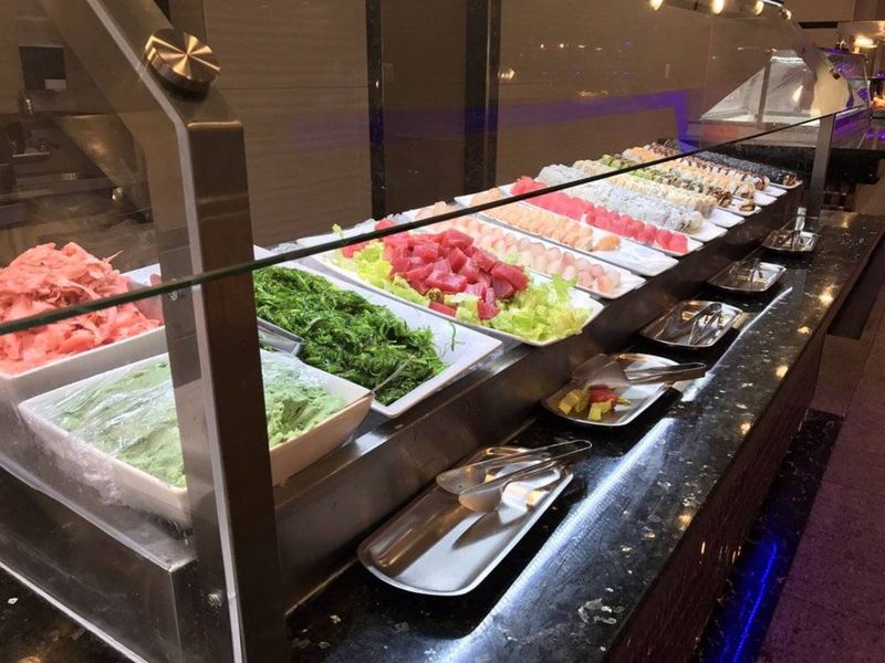 12 California All-You-Can-Eat Buffets That Are Totally Worth The Trip - Decor Hint King Buffet - Los Angeles