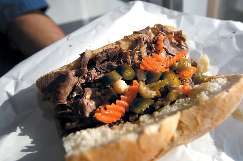 Illinois Hidden Restaurants Everyone Seems To Know About - Decor Hint Johnnie's Beef