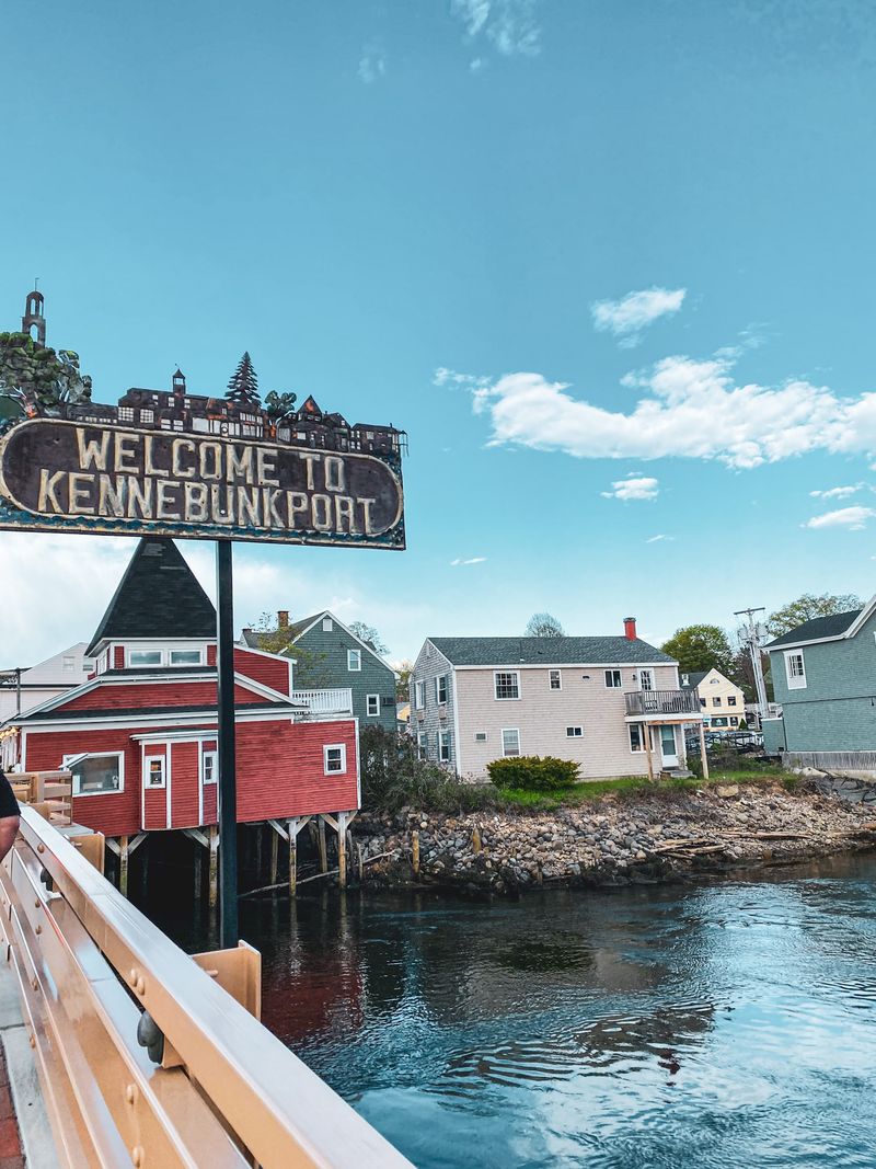 Kennebunkport: Coastal Charm In Amber Hues