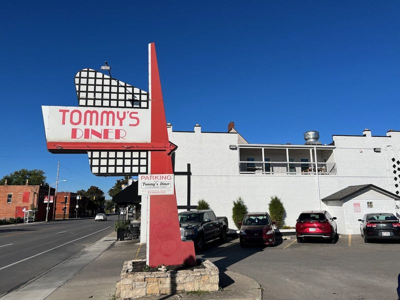 19 Ohio Chicken-Fried Steaks That Will Take You Straight Back To Grandma's Table - Decor Hint Tommy's Diner