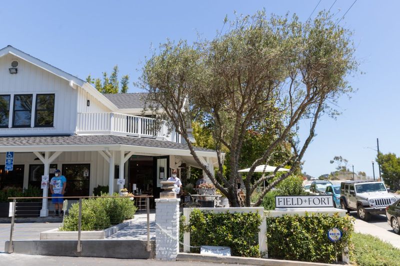 10 Hidden Coastal California Towns Where You Can Still Escape The Crowds - Decor Hint Summerland