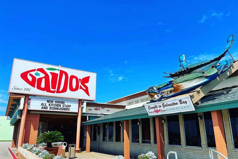 13 Texas Fish Fry Destinations Where The Views Are As Good As The Catch - Decor Hint Gaido's Seafood Restaurant in Galveston