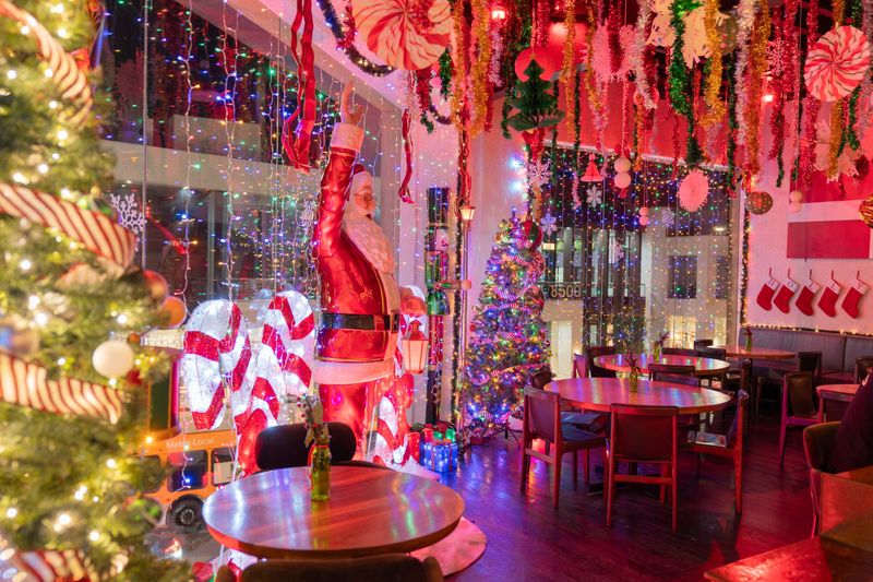 Holly Jolly Bar: Boston's Seaport Christmas Pop-Up