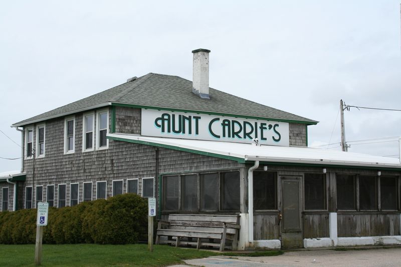 12 Rhode Island Fish Fry Spots Locals Swear Taste Like Tradition - Decor Hint Aunt Carrie's