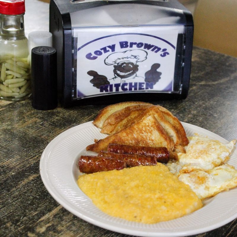 10 Cozy Alabama Restaurants Serving Fried Chicken The Southern Way - Decor Hint Cozy Brown's Kitchen – Eight Mile