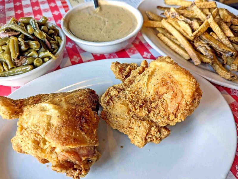 Tennessee Fried Chicken Restaurants That Are Finger Lickin Better Than KFC - Decor Hint Stroud's Restaurant