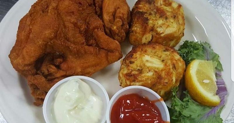 13 Maryland Family-Run Fried Chicken Restaurants That Warm The Soul - Decor Hint Chesapeake Landing