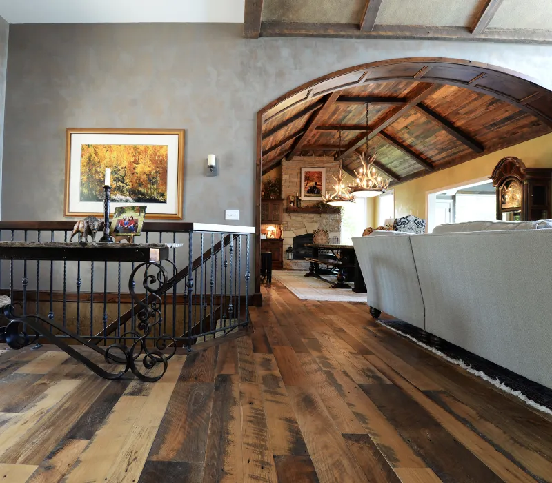 14 Flooring Looks Los Angeles Designers Are Betting You'll See Everywhere Next Year - Decor Hint Reclaimed Wood Planks