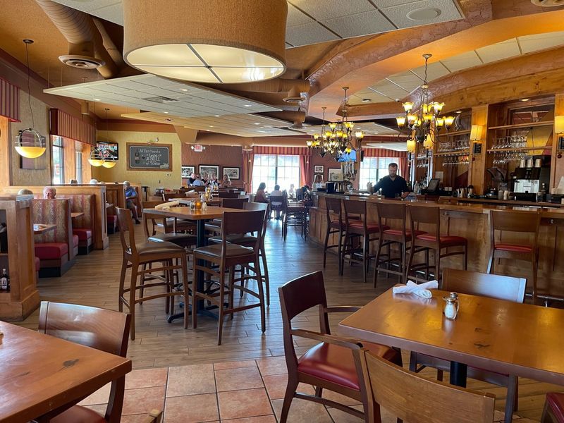 10 South Dakota Lobster Roll Joints Offering Simple, Fresh Flavor - Decor Hint Grille 26