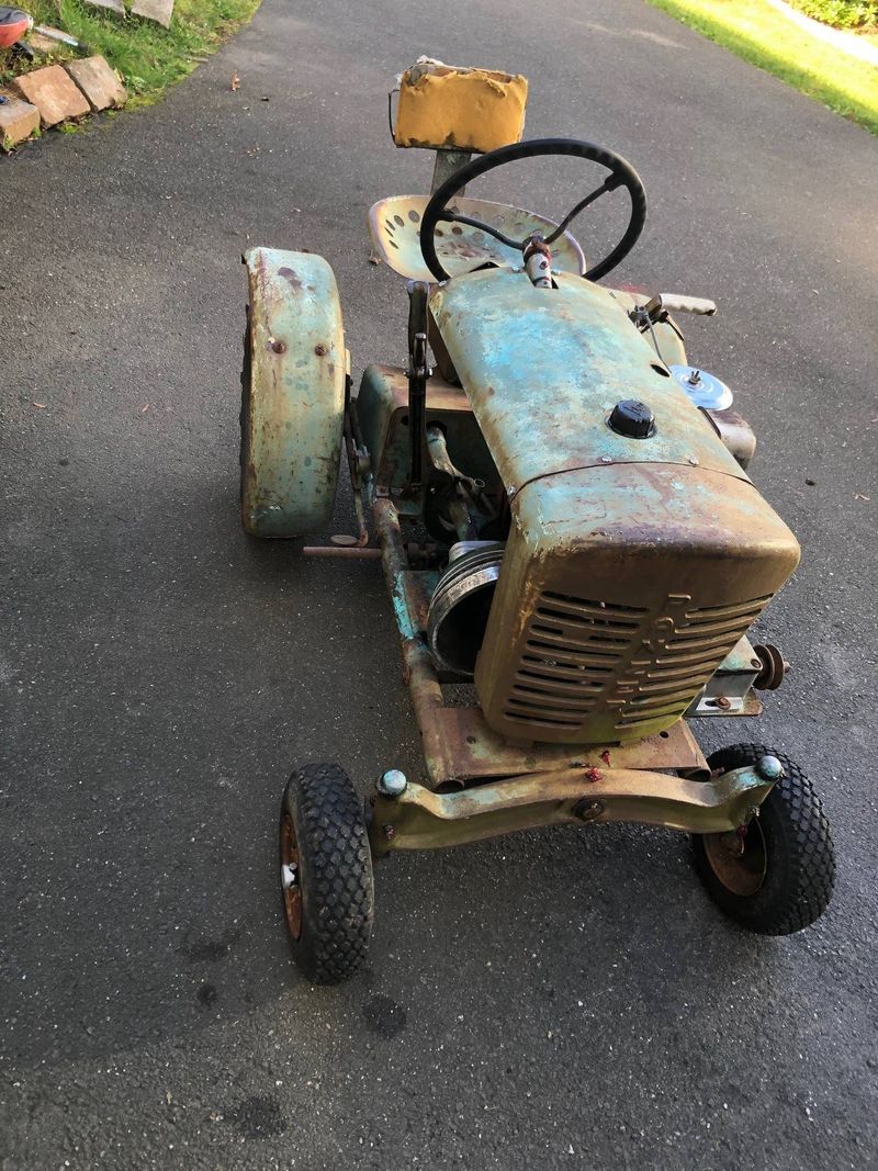 10 Things Pennsylvania Sellers Leave Behind That Buyers Secretly Dislike - Decor Hint Rusty Lawn Equipment and Tools