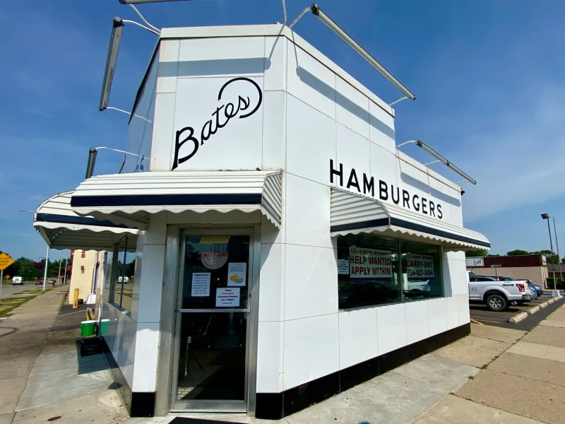 10 Family-Run Fried Chicken Restaurants In Michigan Worth The Trip - Decor Hint Bates Hamburgers