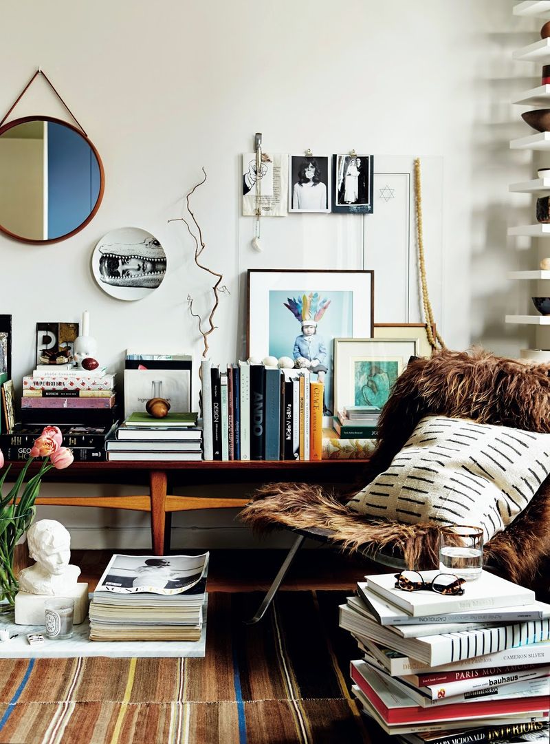 Illinois Homeowners, These Mistakes Could Be Stopping Your Home From Feeling Cozy - Decor Hint Cluttered Spaces