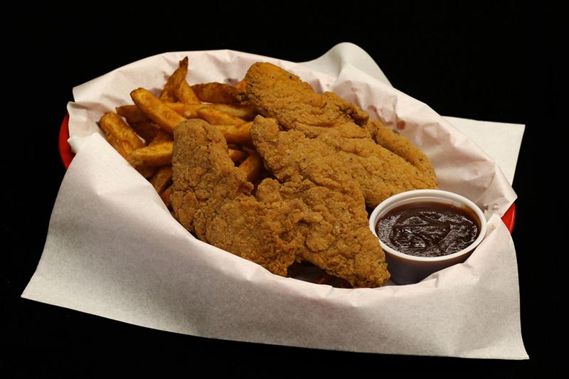 12 New Mexico Cafés Frying Up Golden Chicken The Old-Fashioned Way - Decor Hint Peppers Grill & Bar - Roswell