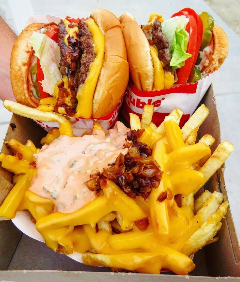 California Foods Everyone Should Try At Least Once - Decor Hint In-N-Out Burger