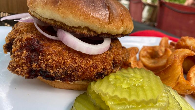 Massachusetts Restaurants Where The Tenderloin Sandwich Steals The Show - Decor Hint Lakeside Lodge