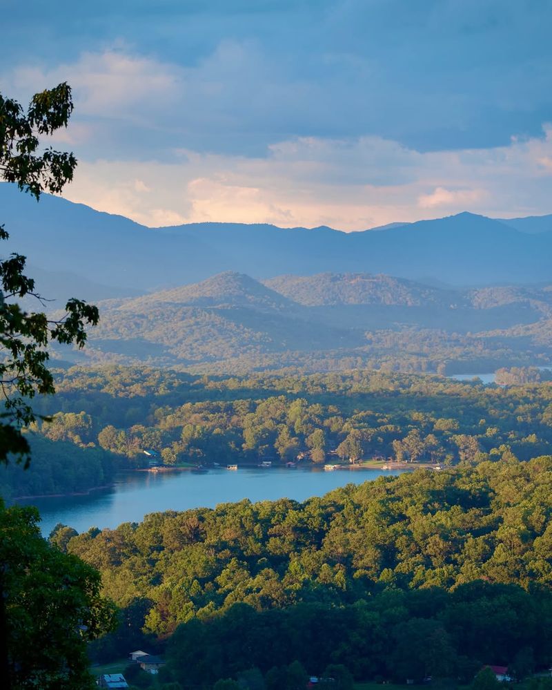 Hidden Georgia Towns Perfect For A Quiet Nature Escape - Decor Hint Hiawassee