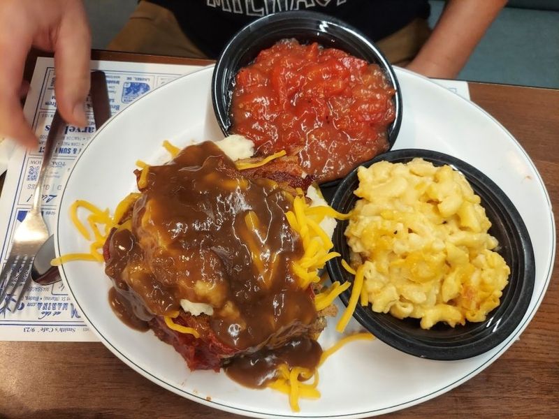 This Iconic North Carolina Diner Serves A Breakfast You’ll Never Forget - Decor Hint Generous Portions