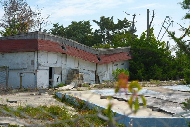 10 Forgotten Funlands In New Mexico Slowly Fading Beneath The Desert Sky - Decor Hint Roadrunner RV Park Miniature Golf Course