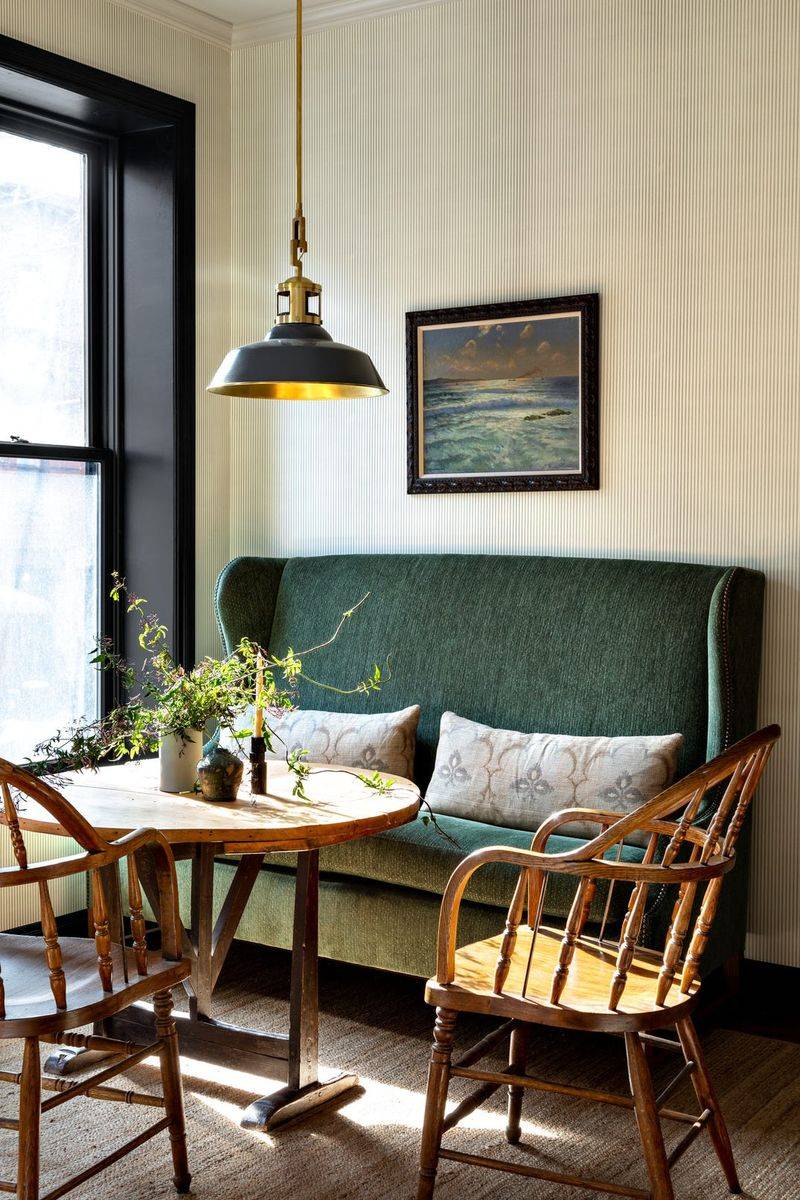 Illinois Homeowners, These Mistakes Could Be Stopping Your Home From Feeling Cozy - Decor Hint Uncomfortable Seating