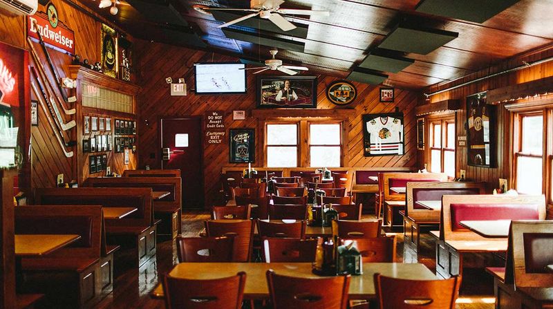 12 Michigan Restaurants Locals Say Are Worth The Detour - Decor Hint Redamak's
