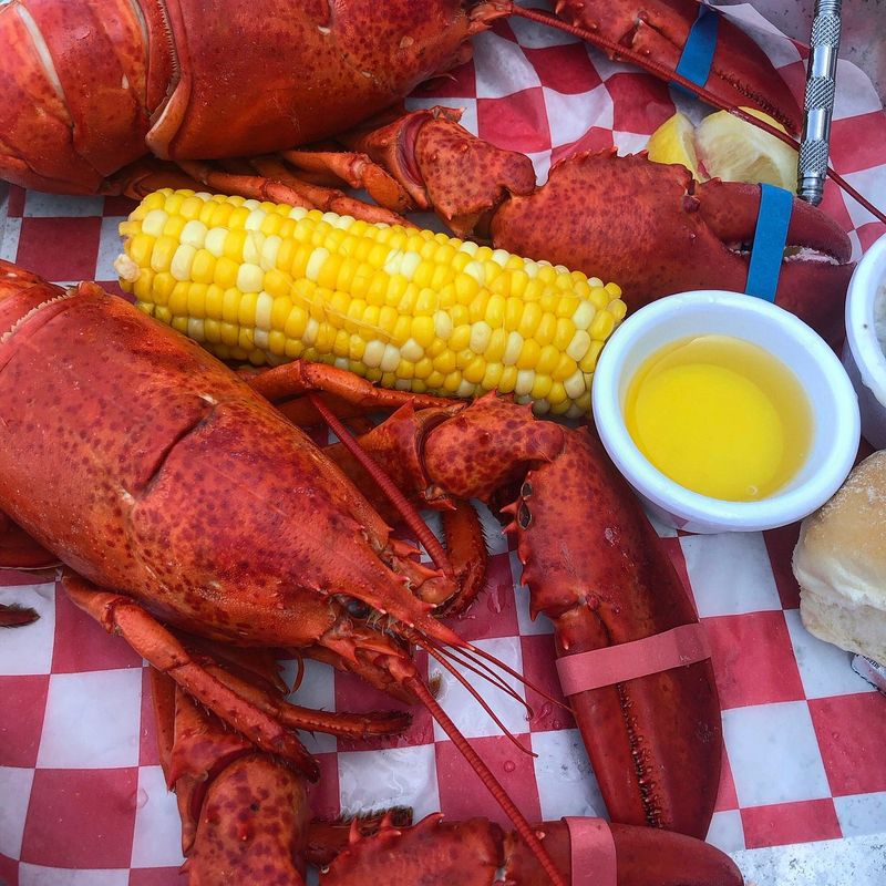 16 Maine Fish Fry Spots That Turn Friday Nights Into A Crunchy Tradition - Decor Hint Bayley's Lobster Pound in Scarborough
