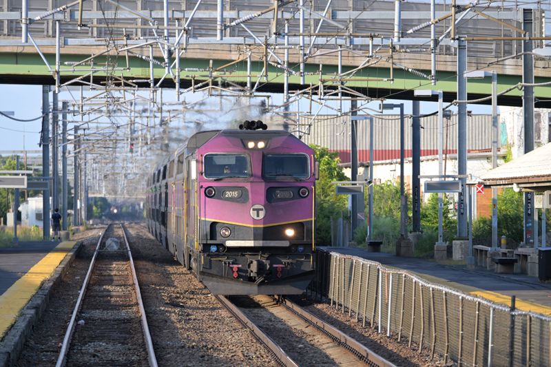 10 Boston Train Rides Perfect For History And Scenery Lovers - Decor Hint Commuter Rail to Providence - Colonial Architecture