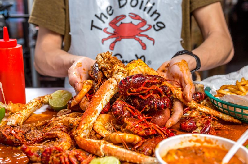 California King Crab Spots That Don't Need The Hype To Pack The House - Decor Hint The Boiling Crab - Multiple Locations