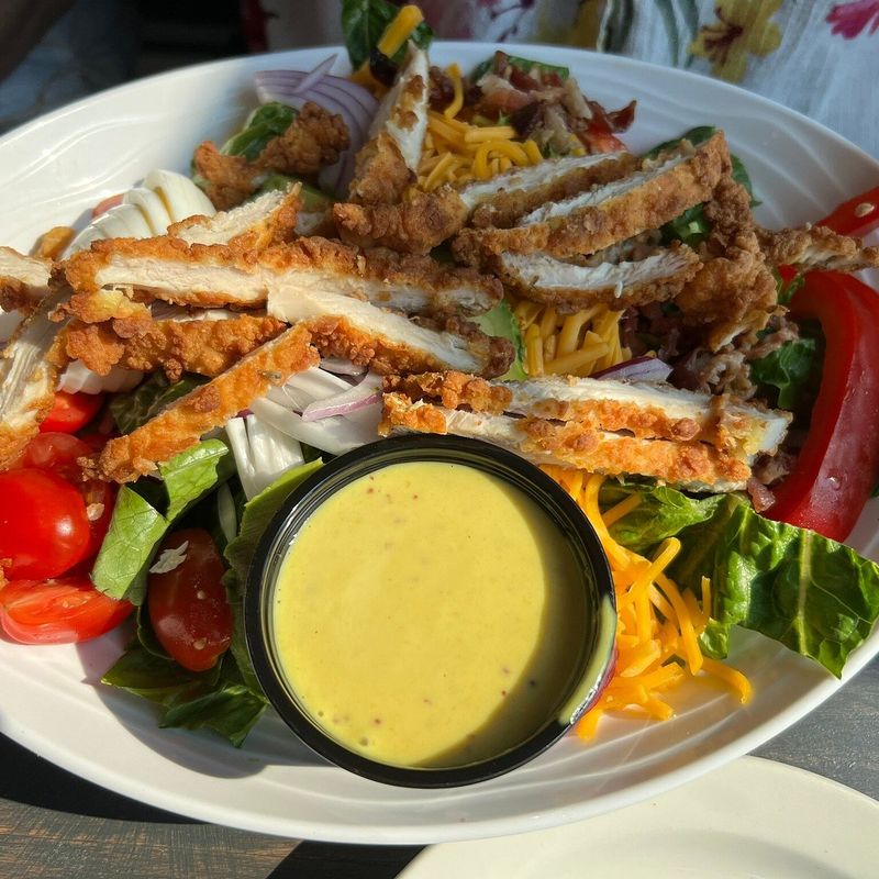 10 Maryland Seafood Joints Locals Skip - But Tourists Can't Stop Praising - Decor Hint Skipper's Pier Restaurant & Dock Bar - Deale