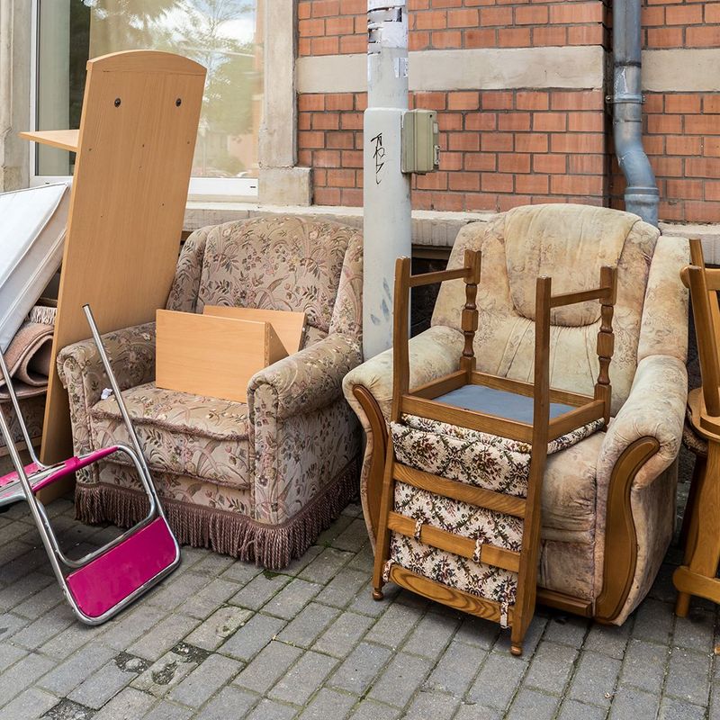 10 Things Pennsylvania Sellers Leave Behind That Buyers Secretly Dislike - Decor Hint Random Furniture in Poor Condition