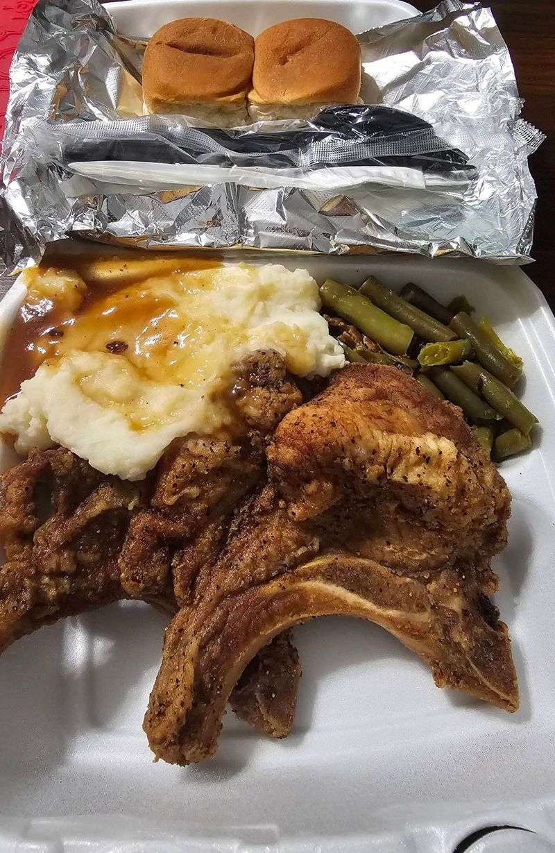 This Iconic North Carolina Diner Serves A Breakfast You’ll Never Forget - Decor Hint Takeout Options