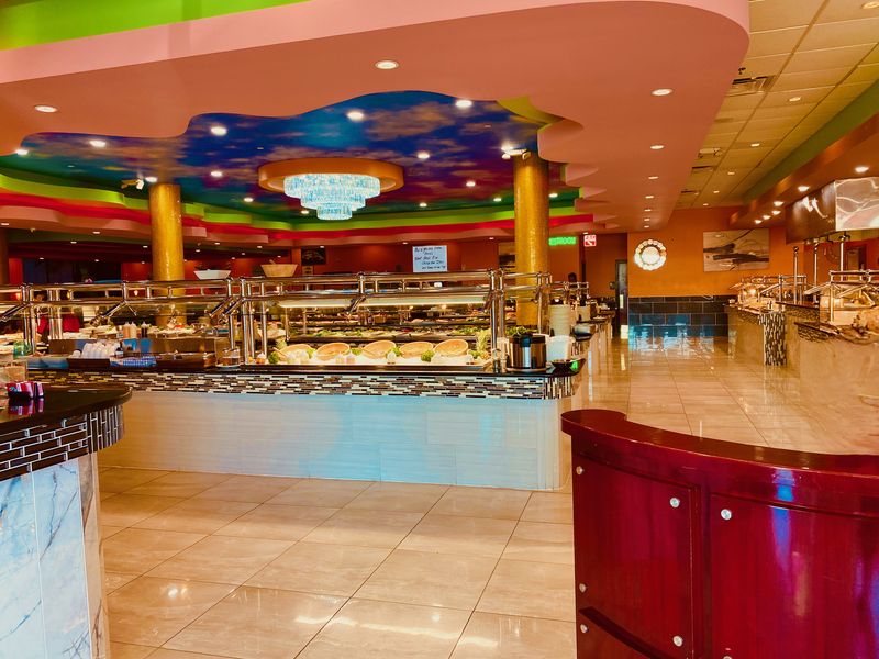 The Arizona All-You-Can-Eat Find Locals Keep Secret (But Not For Long) - Decor Hint Fresh Sushi And Raw Bar Options