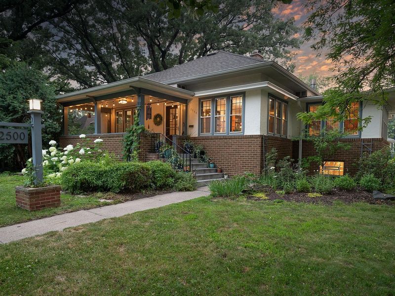 Craftsman Bungalow Evening Glow