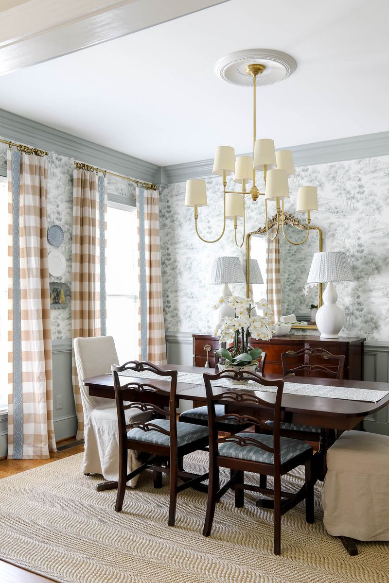 Homes with Formal Dining Rooms