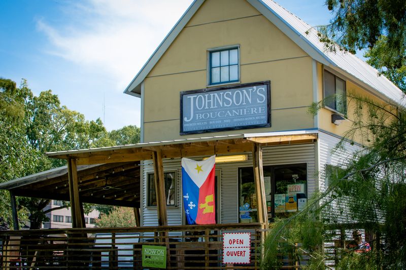 14 Louisiana Eateries That Will Steal Your Heart - Decor Hint Johnson's Boucanière, Lafayette