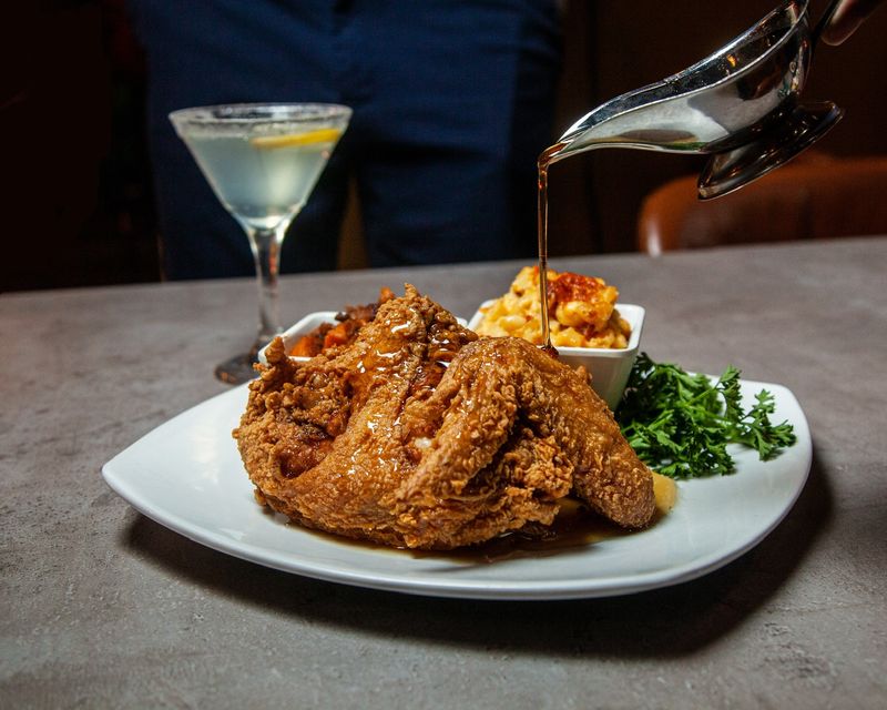 15 Family-Owned Fried Chicken Restaurants In Virginia Worth The Trip - Decor Hint Southern Kitchen (Richmond)