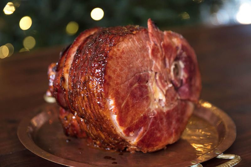 18 New York Country Recipes That Bring Warmth To The Table - Decor Hint Maple-Glazed Ham