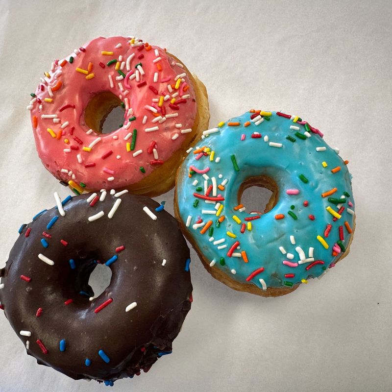 11 Arkansas' Best Donuts To Satisfy Every Craving - Decor Hint Shimmery Donuts - Conway