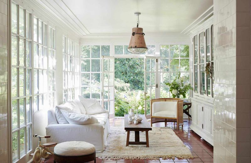 Neutral Palettes That Brighten Gloomy Afternoons