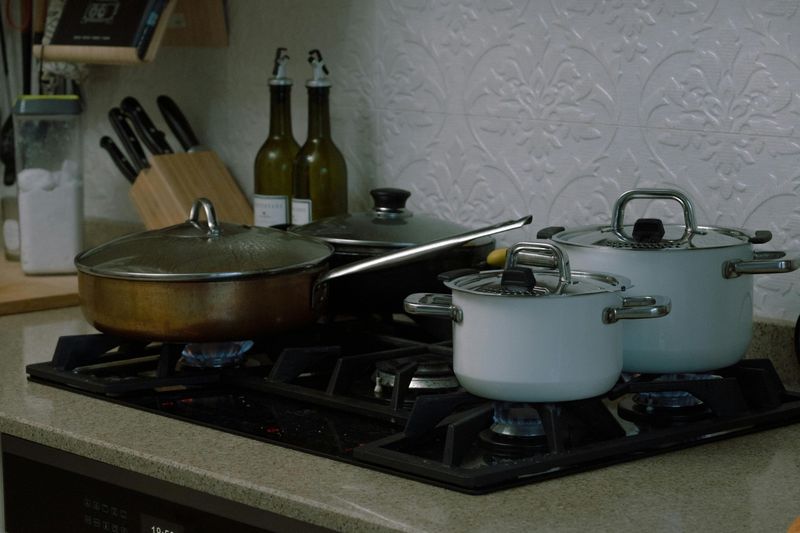Household Items Boomers Tend To Keep Around - Decor Hint Cookware And Bakeware