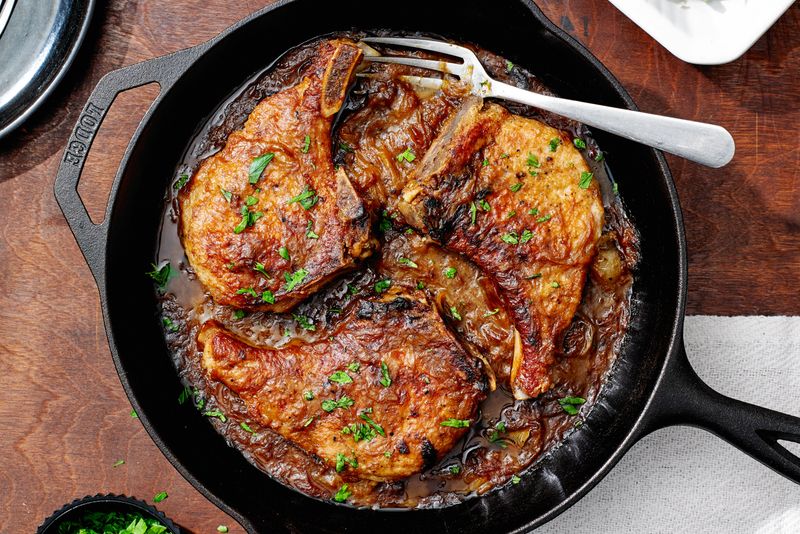 18 Florida Country Recipes That Taste Like Sunshine And Family - Decor Hint Smothered Pork Chops