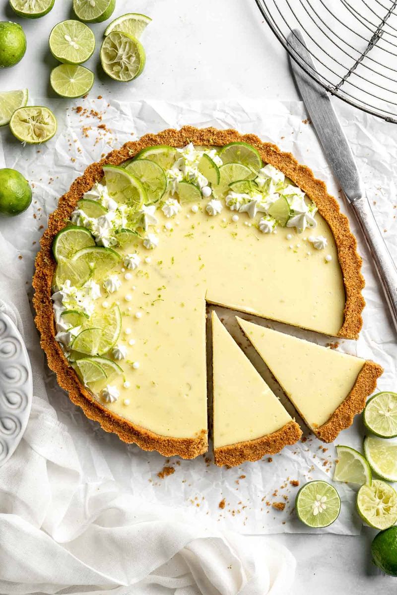 Florida Foods Locals Know Better Than Anyone - Decor Hint Key Lime Pie