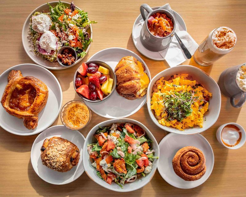 In Casera Cafe & Bakery In Milwaukee, Wisconsin, The Cozy Ambiance Meets Incredible Flavor - Decor Hint A Space Designed For Slow Mornings
