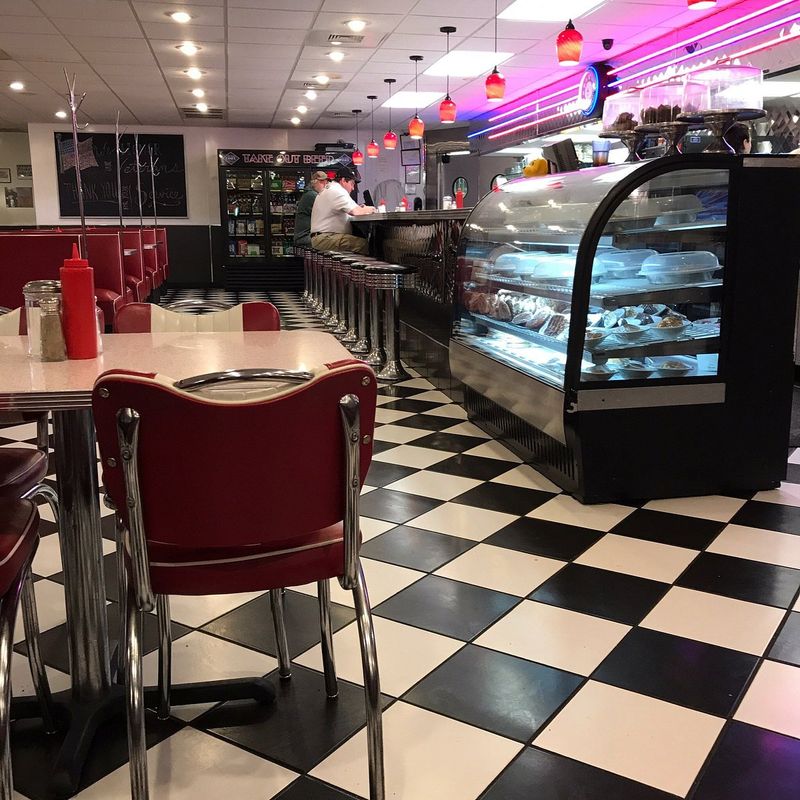 Classic Pennsylvania Diners Tucked Away In Small Towns - Decor Hint Manheim Diner, Schuylkill Haven