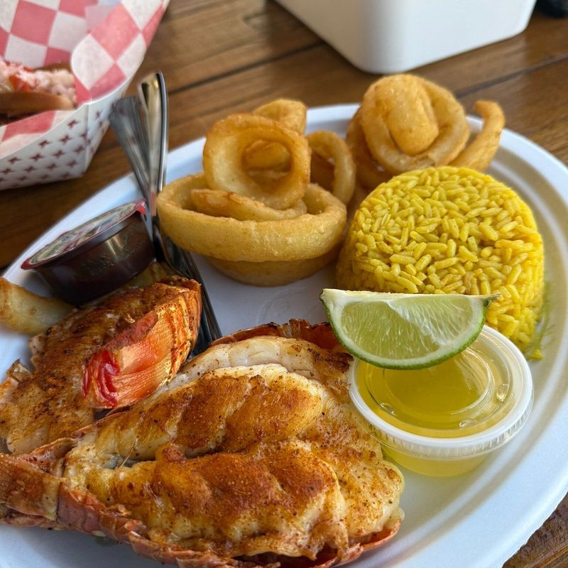 14 Florida Lobster Roll Shacks That Keep It Simple And Fresh - Decor Hint Eaton Street Seafood Market & Restaurant - Key West