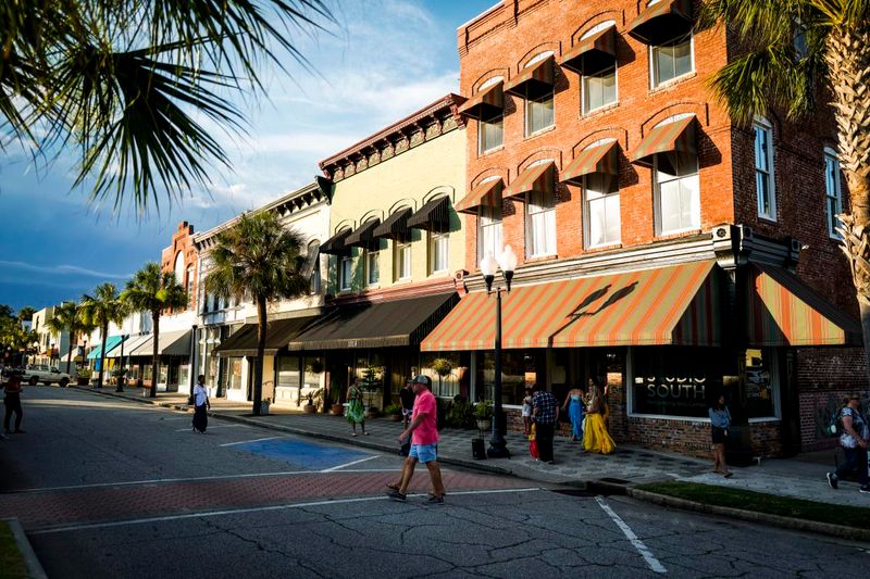 10 Georgia Beach Towns Overrun By Tourists, According To Locals - Decor Hint Brunswick